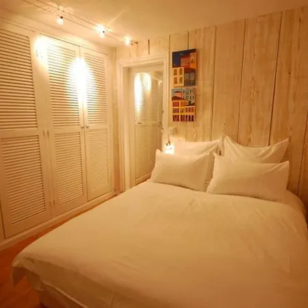 2 Bedroom Apartment-luxembourg Garden