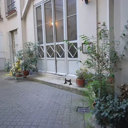 2 Bedroom Apartment-luxembourg Garden Paris