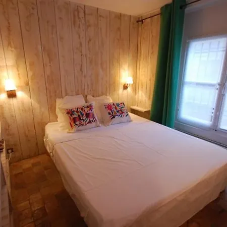 2 Bedroom Apartment-luxembourg Garden *