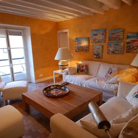 2 Bedroom Apartment-luxembourg Garden Appartement *