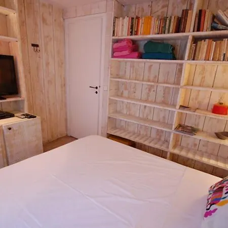 2 Bedroom Apartment-luxembourg Garden Appartement